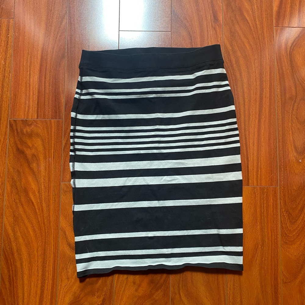 Old navy stretch skirt, size small